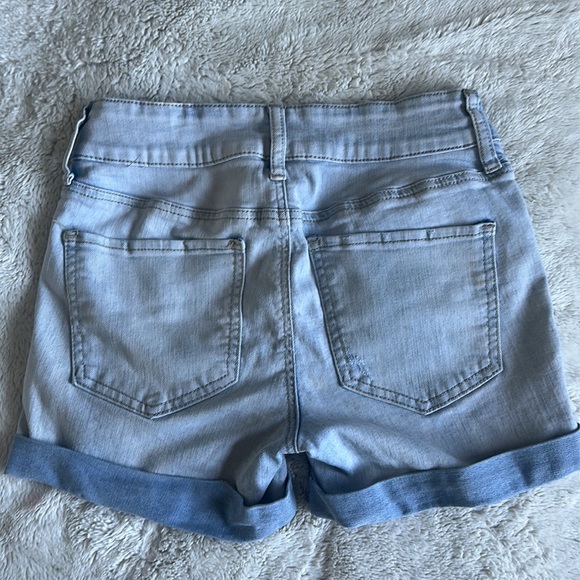 SO Light Wash Cuffed Denim Shorts Size 3 (Juniors) - Picture 2 of 4